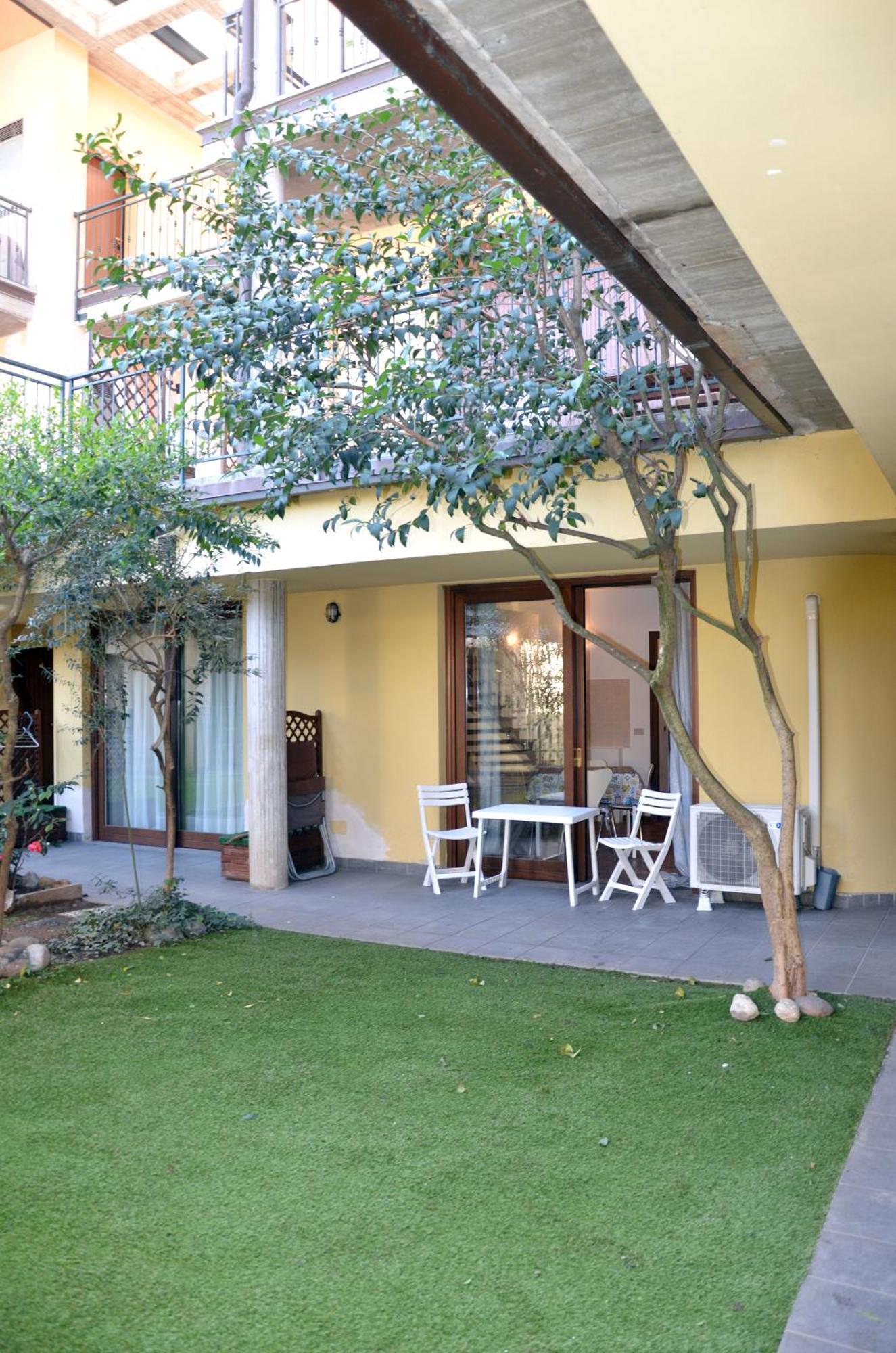 Quarzo Blu Paratico Exterior foto